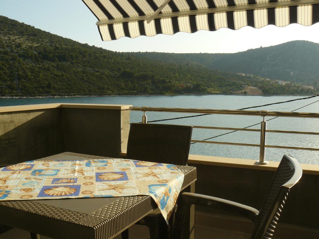 Apartments Selina Vinišće Pokoj fotografie