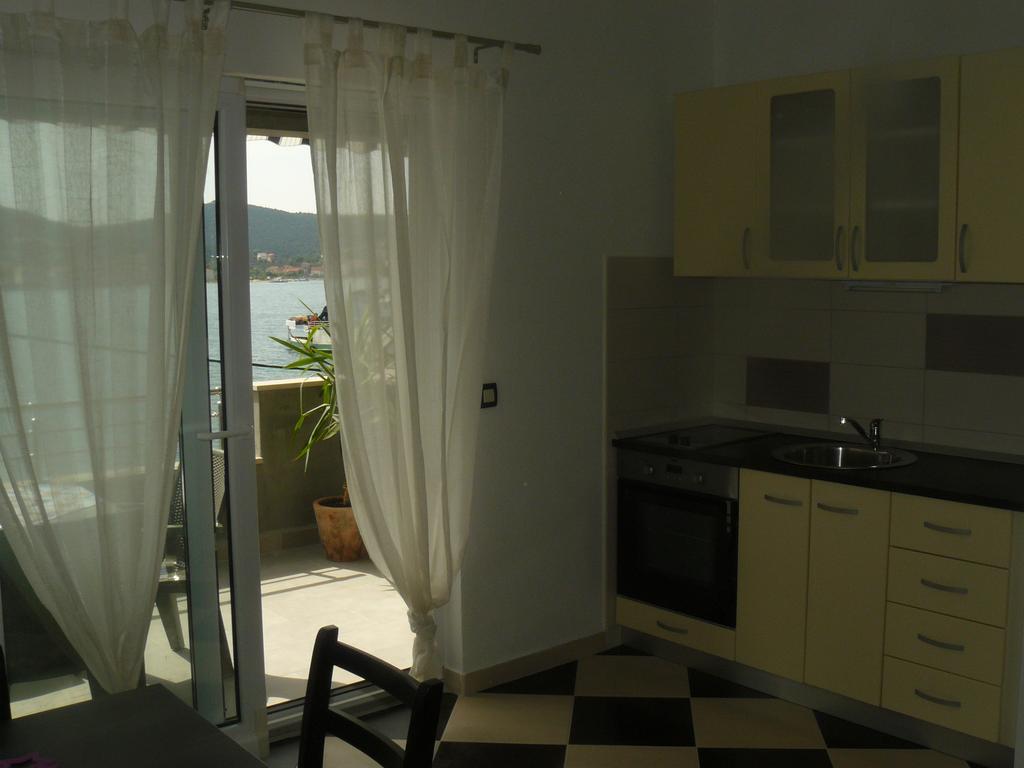 Apartments Selina Vinišće Exteriér fotografie
