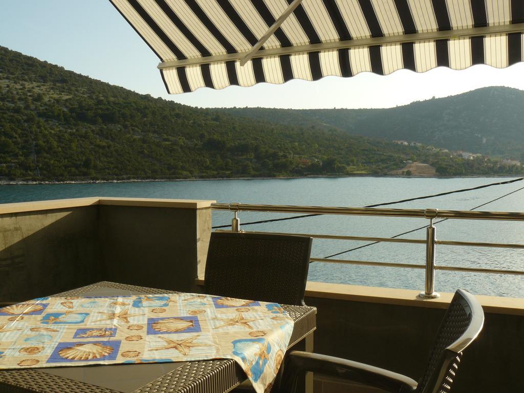 Apartments Selina Vinišće Pokoj fotografie